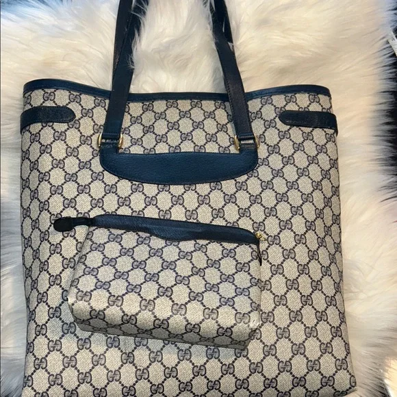 🔥GUCCI BUNDLE🔥Navy and Beige Women's Bundle Tote & Make up/Clutch Bags - Picture 3 of 5